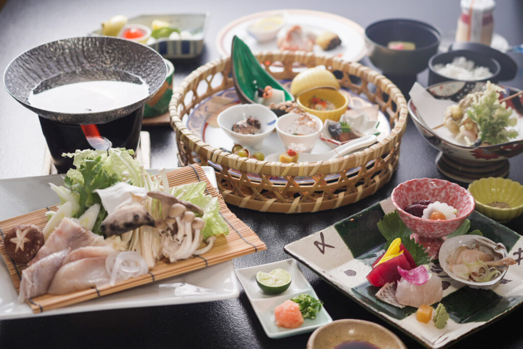 【常磐もの味めぐり ~美味フグ鍋~】冬の贅。常磐もの天然トラフグ「福とら」の繊細な旨みで贅なる冬を。